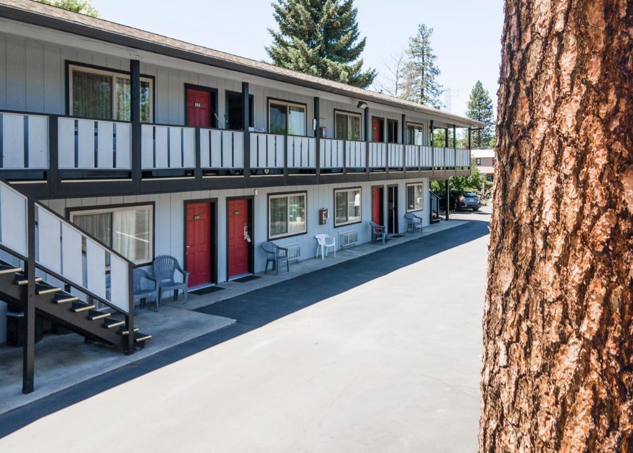 Charm Motel & Suites Burney Екстериор снимка