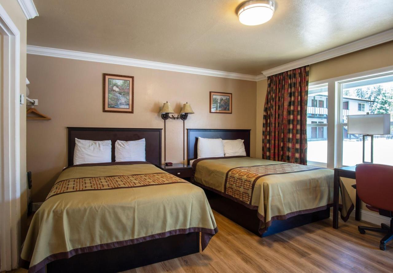 Charm Motel & Suites Burney Екстериор снимка