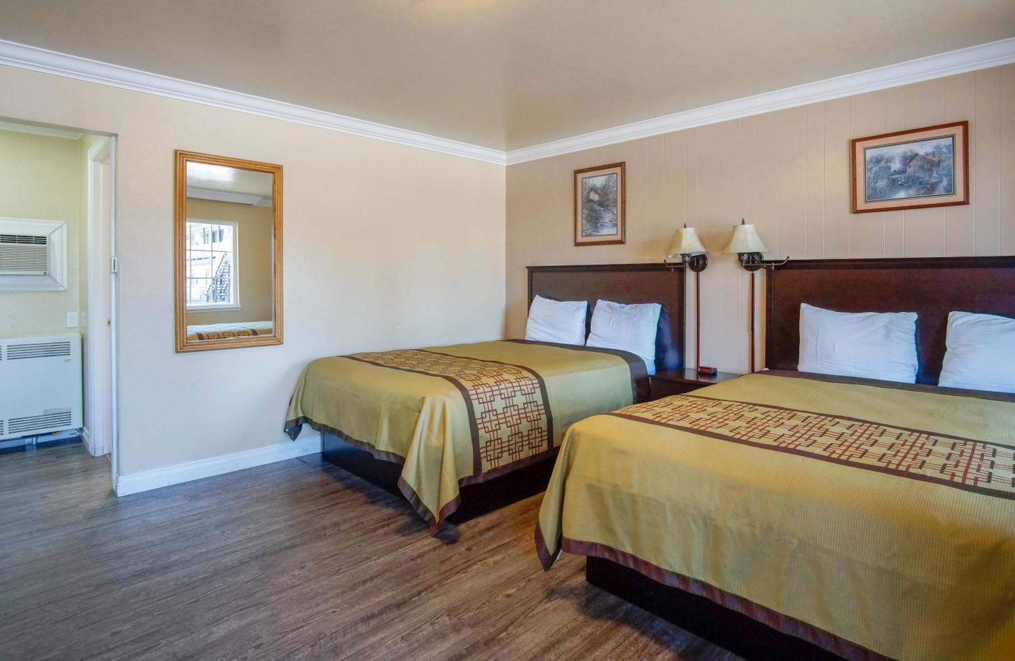 Charm Motel & Suites Burney Екстериор снимка